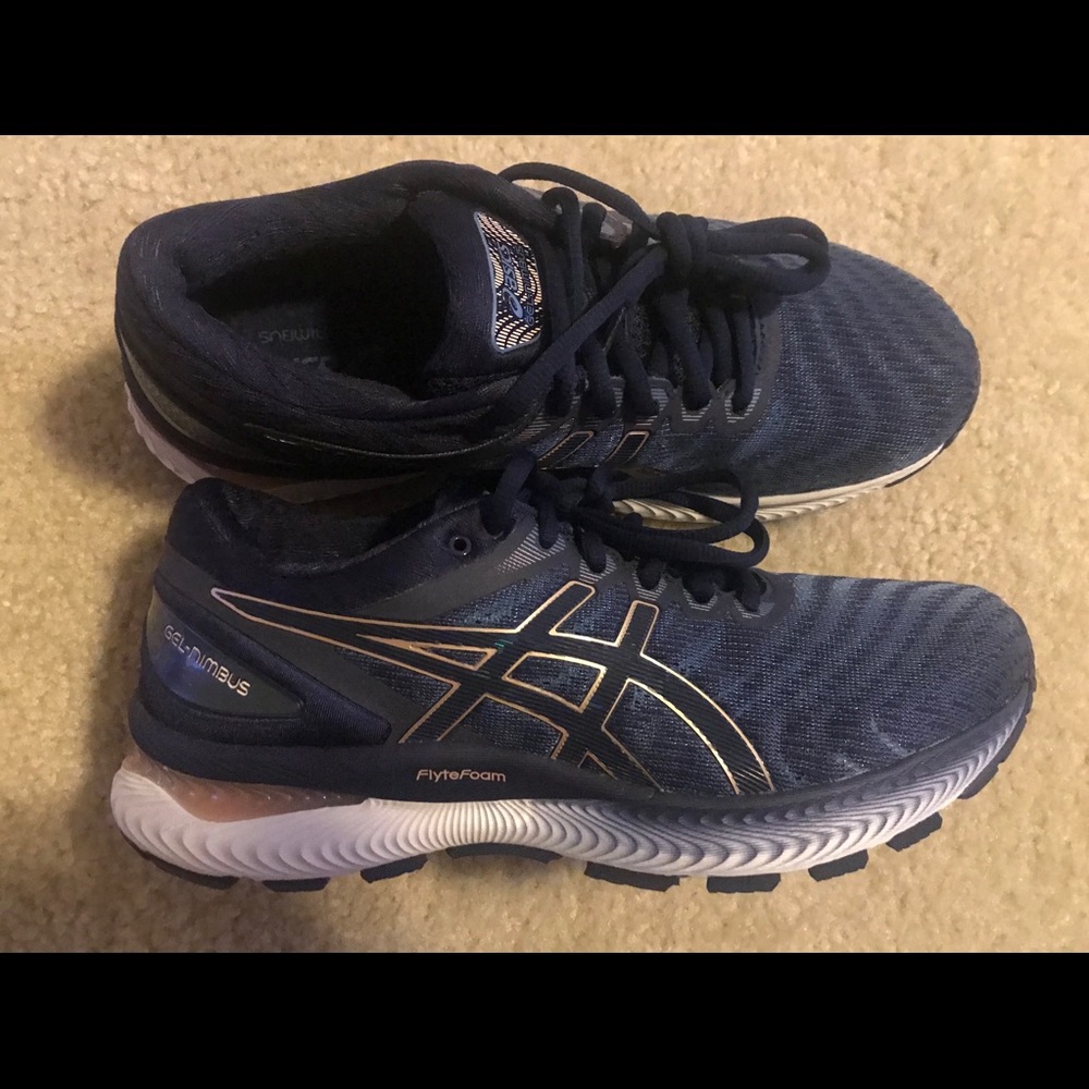 Asics Gel Nimbus 22 7.5 New